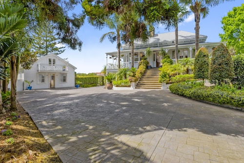 Western Springs Villa