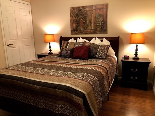 Panoramic River View Downtown Condo W/Balcony