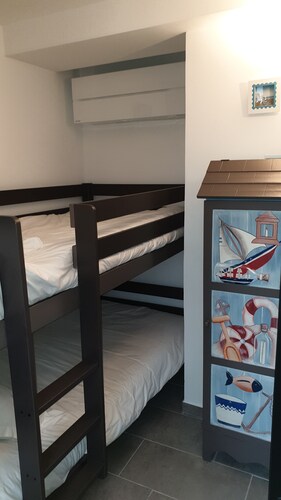 Appt. 6 pers. in villa with heated indoor pool, jacuzzi and terrace