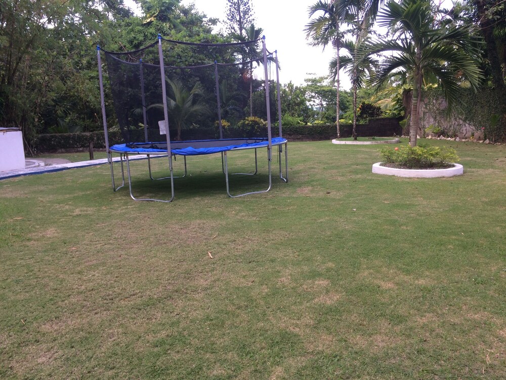 Childrens Play Area - Outdoor
