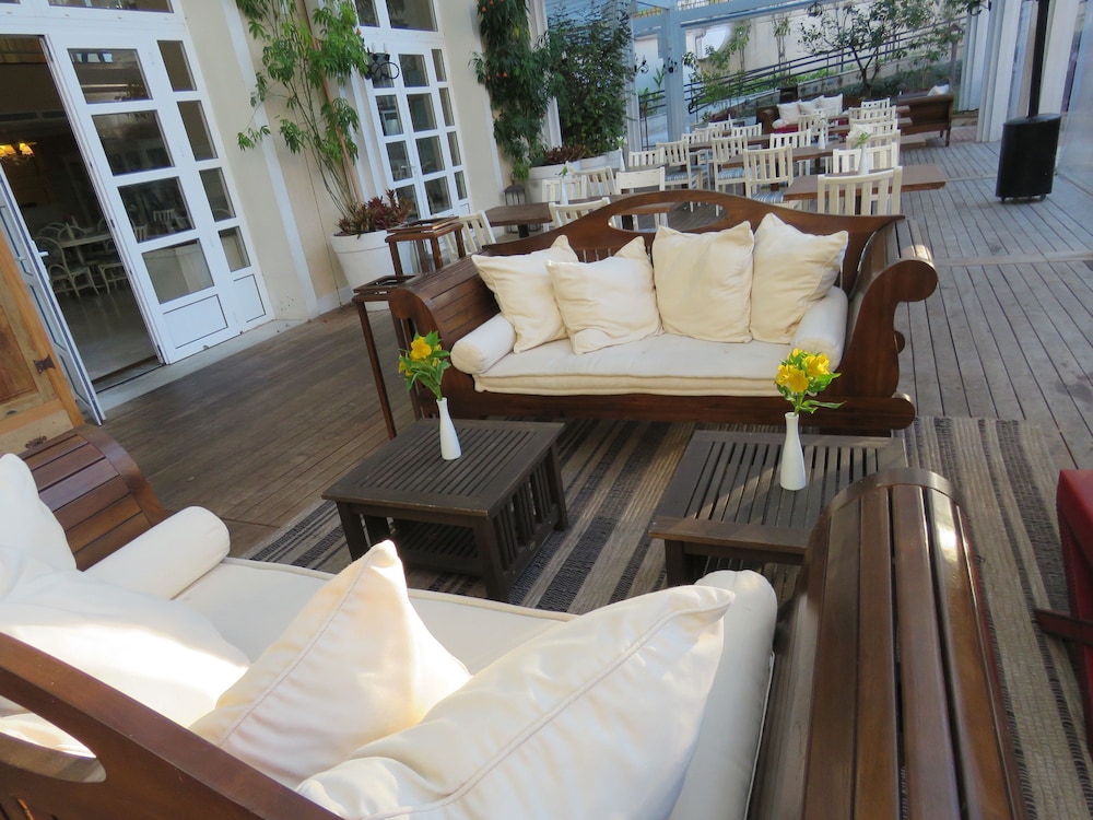 Hotel Lounge