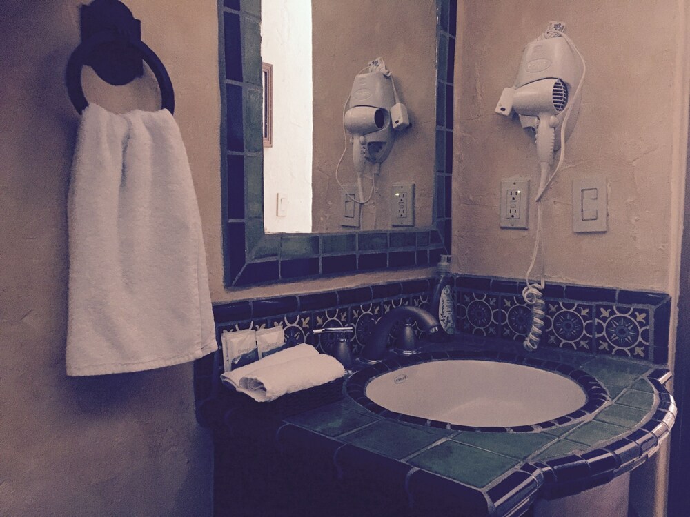 Bathroom sink, Posada del Cortes Hotel