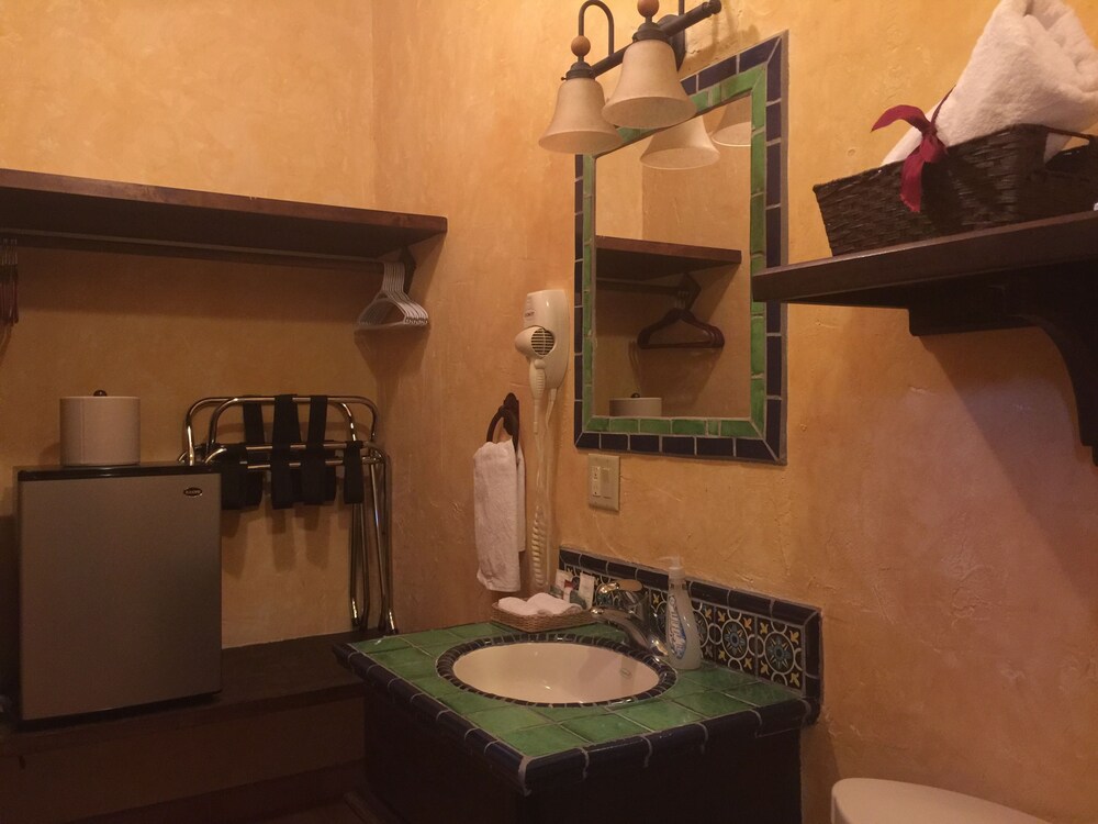 Bathroom, Posada del Cortes Hotel