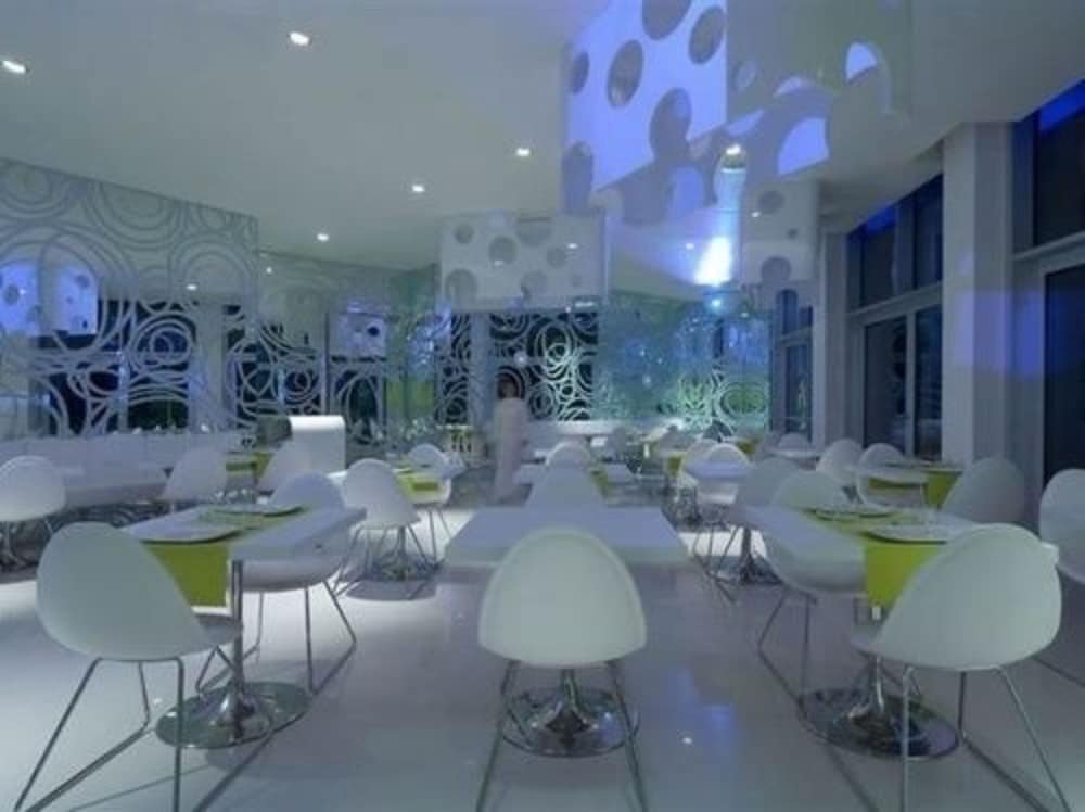 Hotel Bar