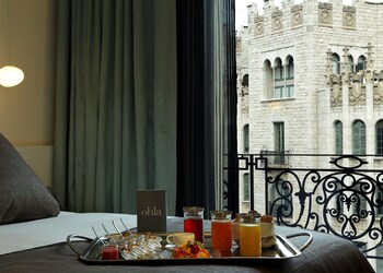 Room Service - Dining
