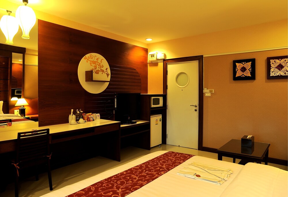 Deluxe Double Room, 1 King Bed - Guestroom