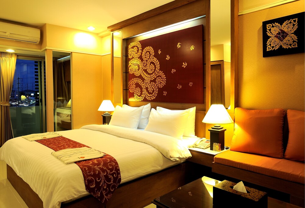 Deluxe Double Room, 1 King Bed - Guestroom