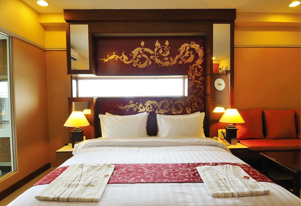 Deluxe Double Room, 1 King Bed - Guestroom