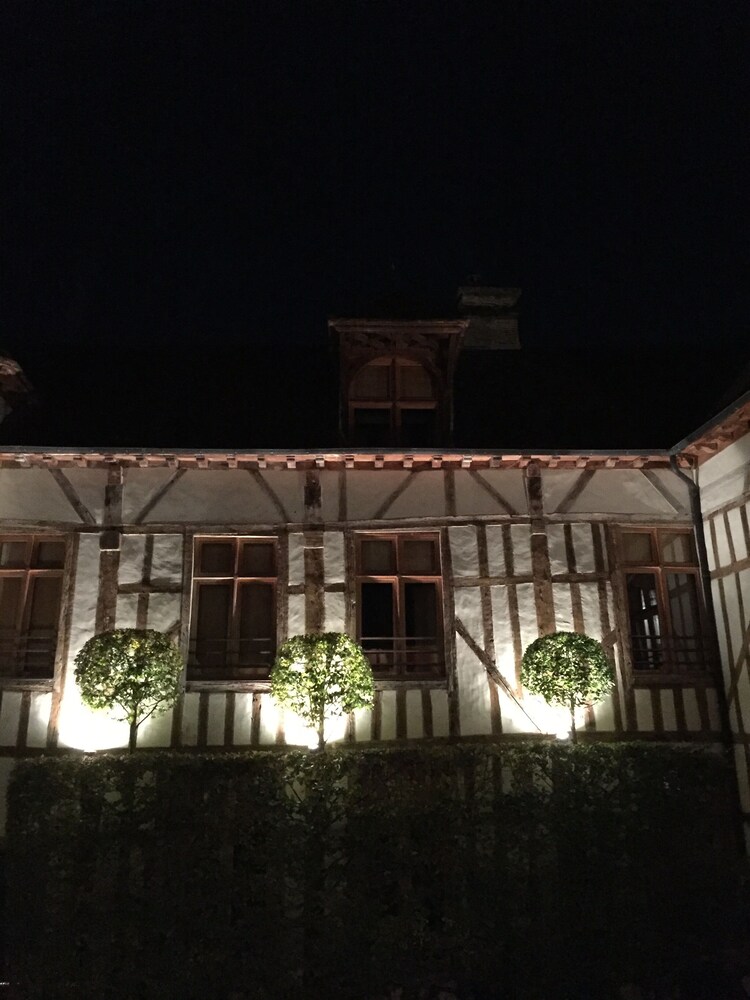 Hotel Front - Evening/Night