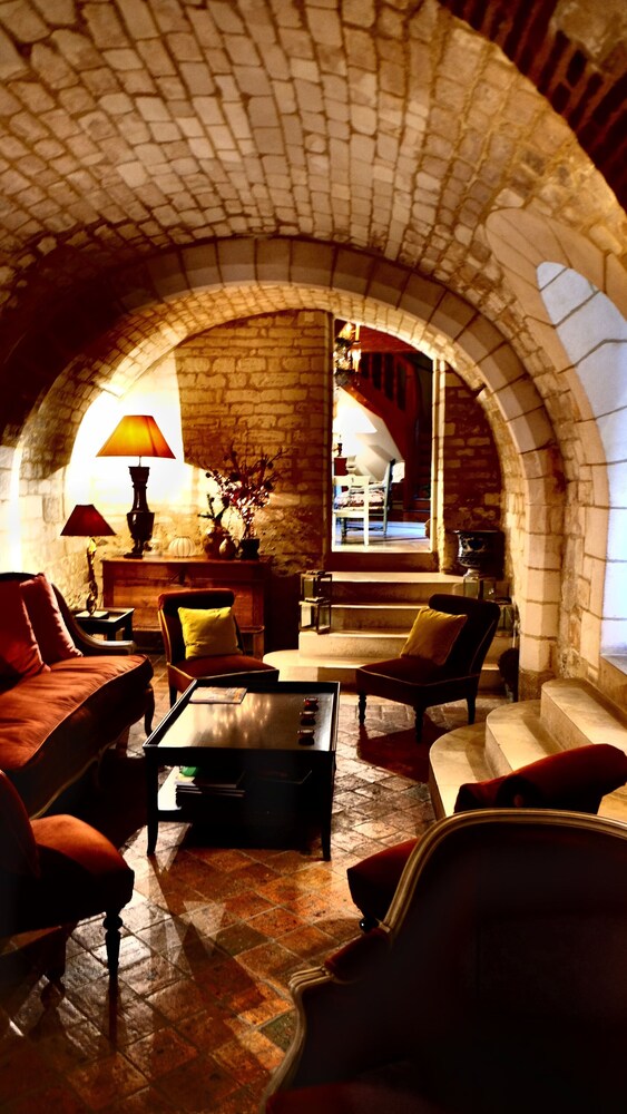 Hotel Lounge