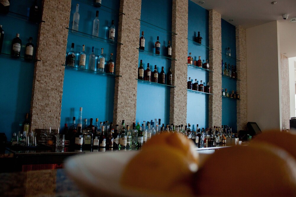 Hotel Bar