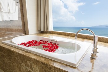 Jetted Tub