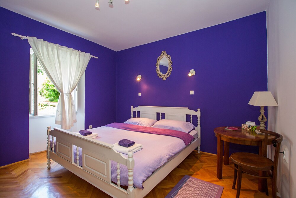 Comfort Apartment, 4 Bedrooms, Balcony - Guestroom