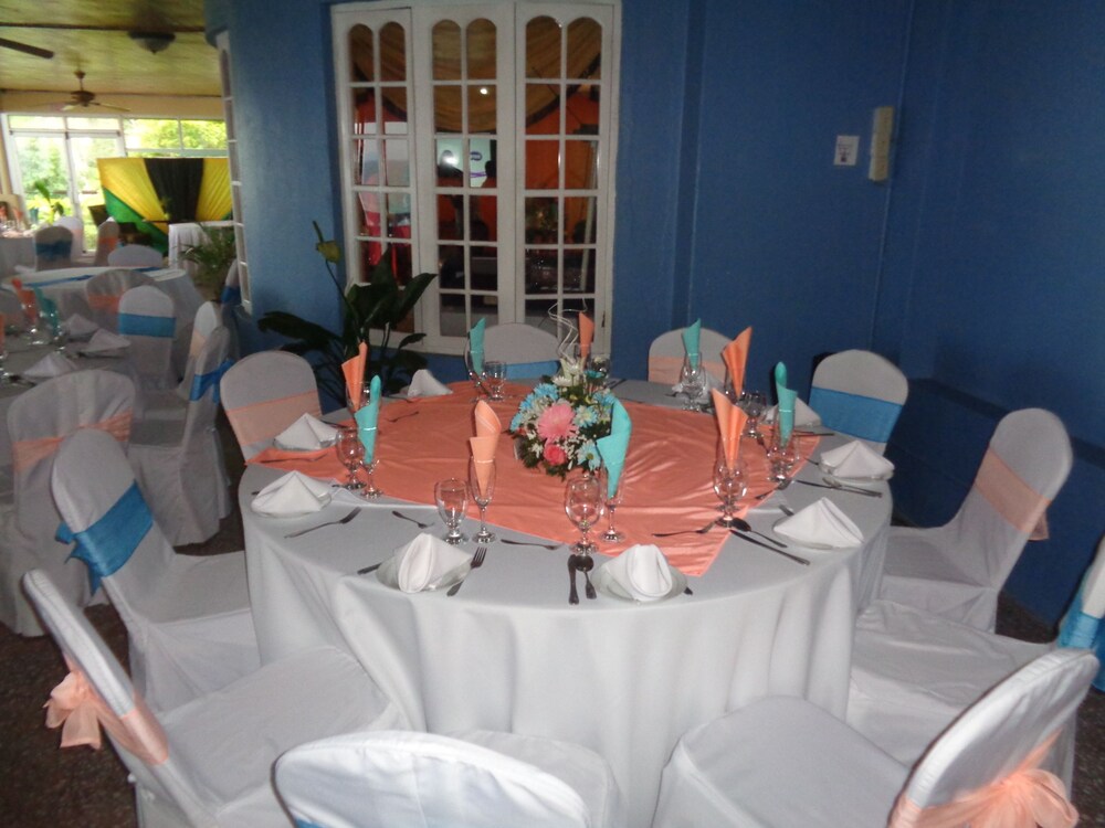 Family Dining