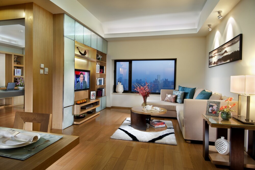 Deluxe Apartment, 1 Bedroom, Kitchen, City View - Living Room