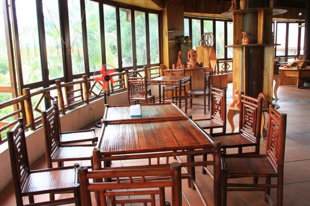 Food Court