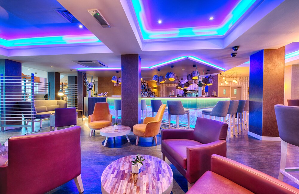 Hotel Lounge