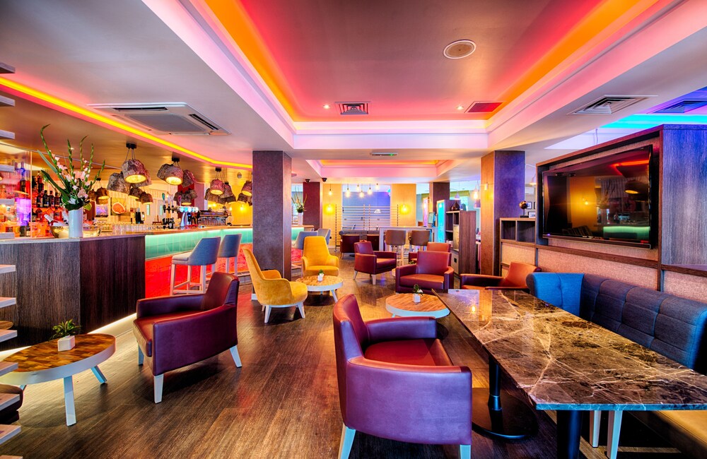 Hotel Lounge