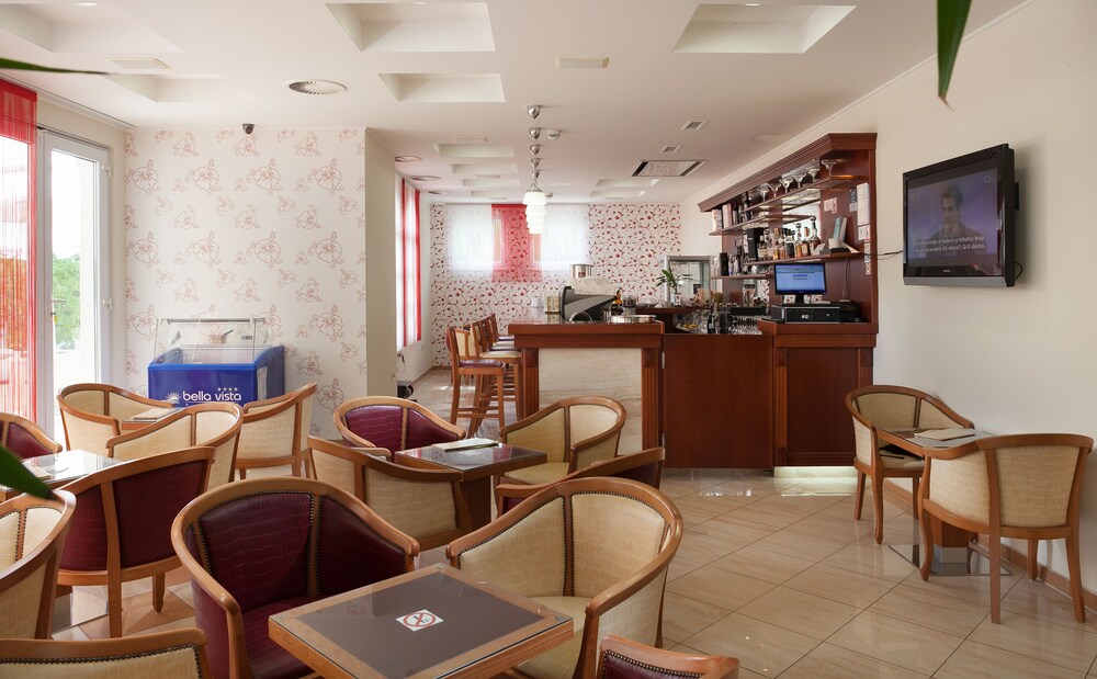 Hotel Bar