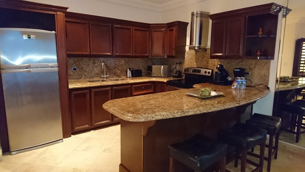 Premium Condo, 2 Bedrooms - Guestroom