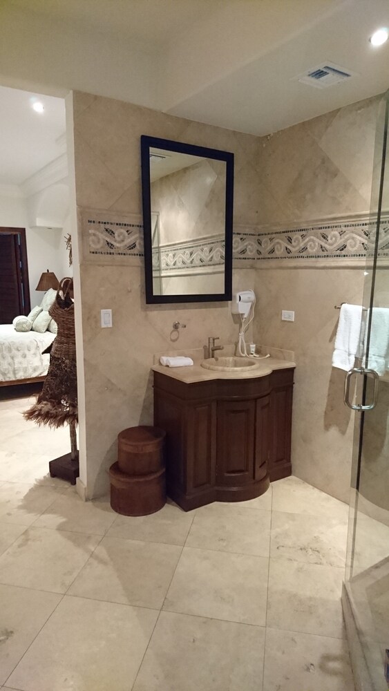 Condo, 2 Bedrooms - Bathroom