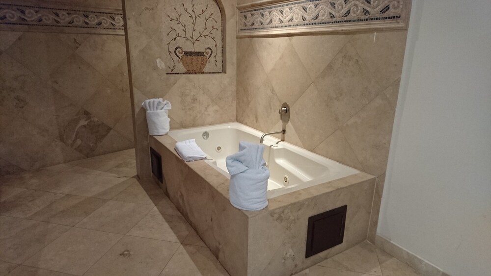 Condo, 2 Bedrooms - Bathroom