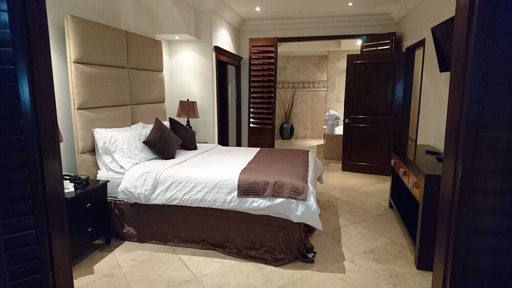 Premium Condo, 2 Bedrooms - Guestroom