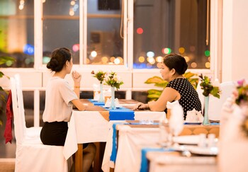 Food Court