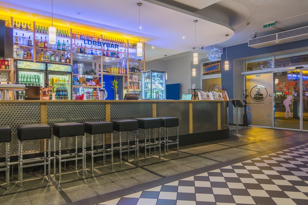 Hotel Bar