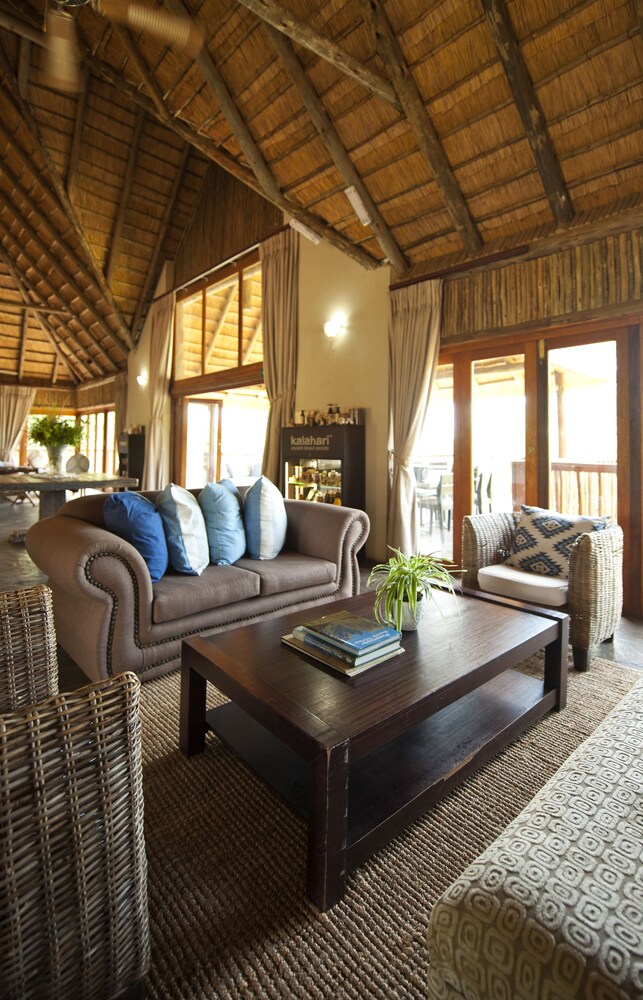 Hotel Lounge