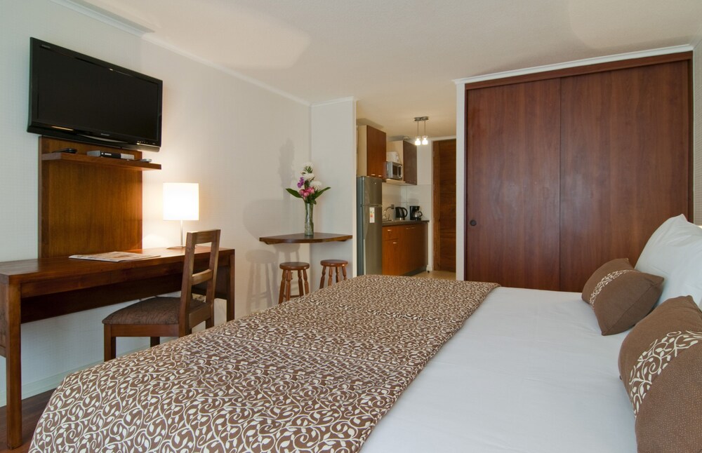 Standard Room, 1 King Bed - Guestroom