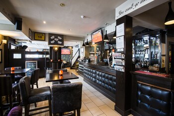 Hotel Bar