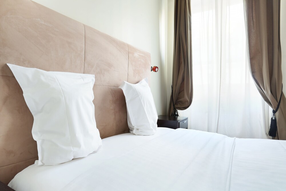 Grand Apartment (Standing) - Guestroom