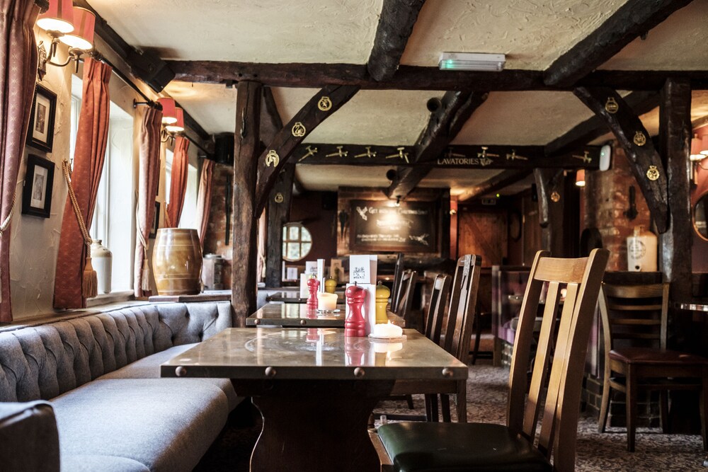Hotel Bar