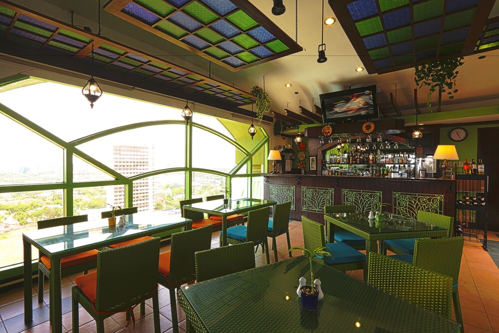 Hotel Bar