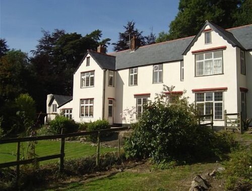 Edgcott House