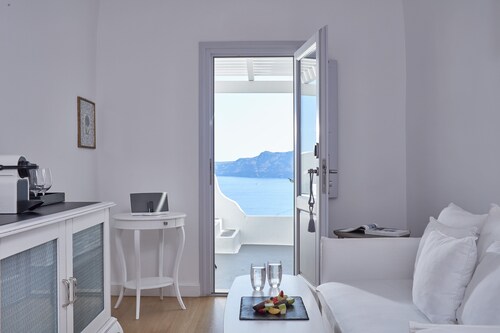 Katikies Santorini - The Leading Hotels Of The World