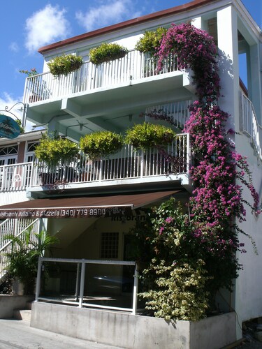 Cruz Bay Boutique Hotel