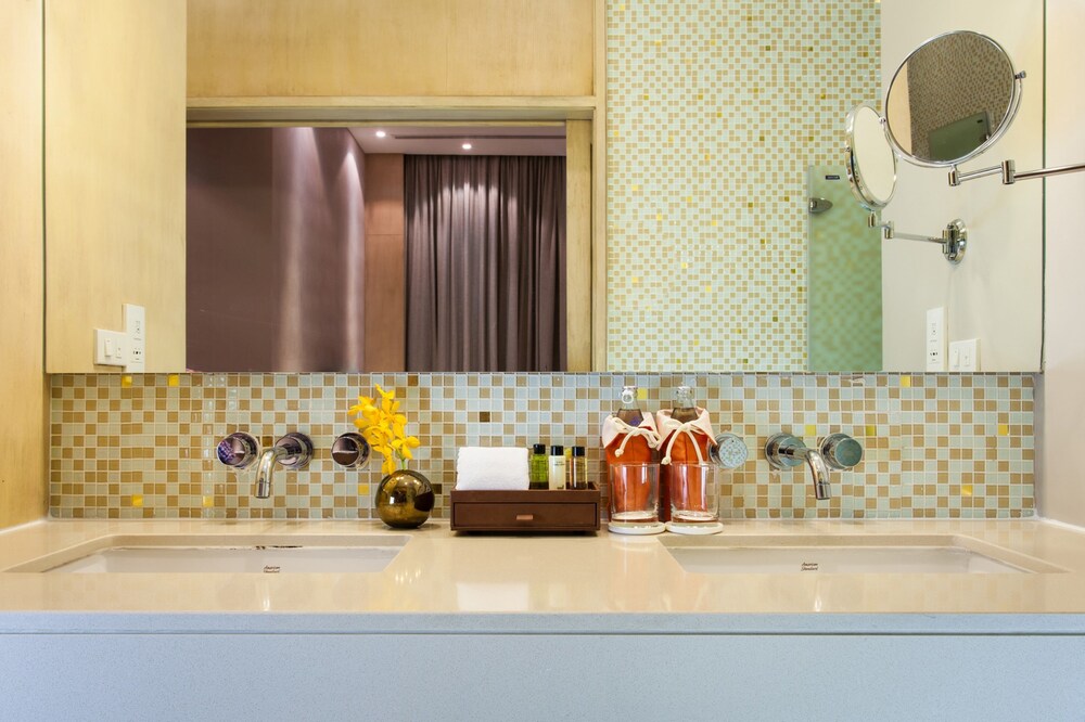 Suite, 3 Bedrooms - Bathroom