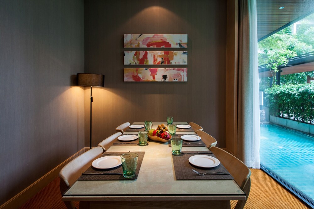Suite, 3 Bedrooms - In-Room Dining