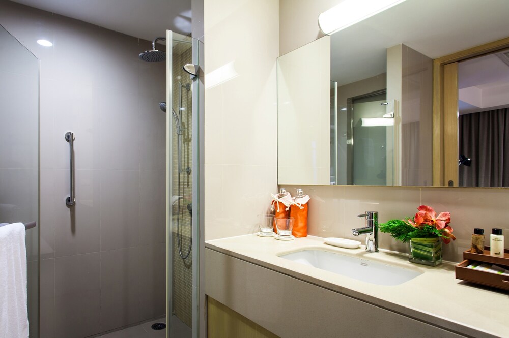 Studio - Bathroom