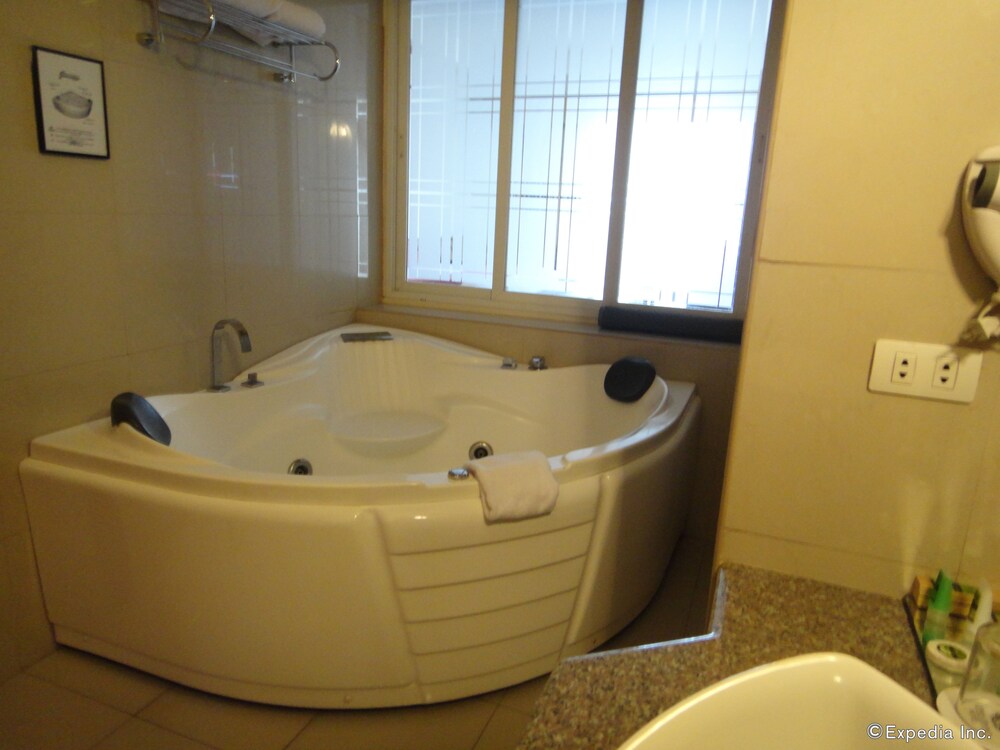 Jetted Tub