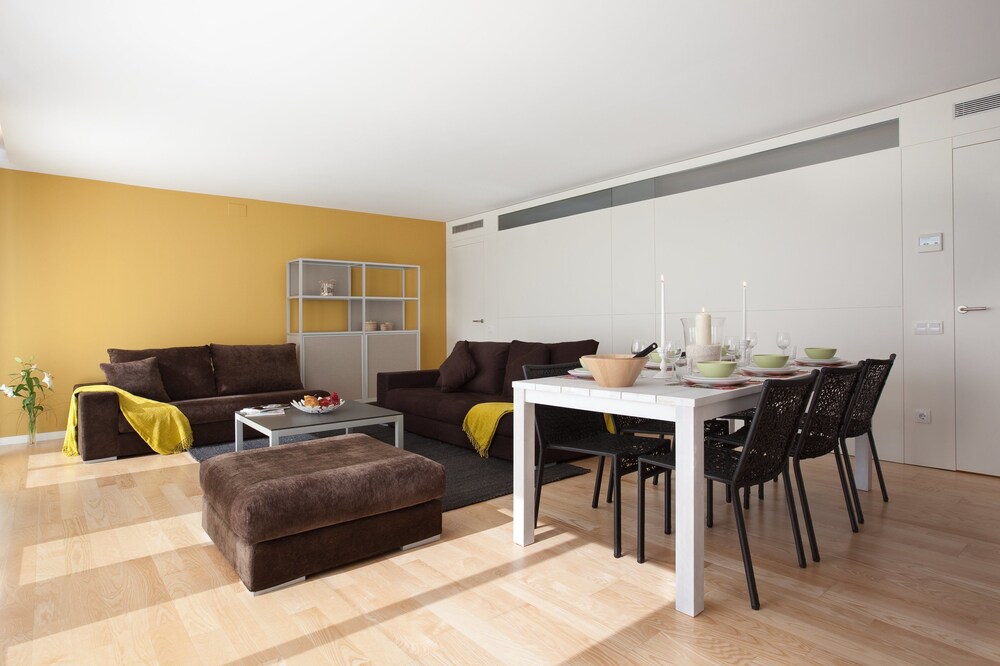 Family Apartment (6 pax) - Living Area