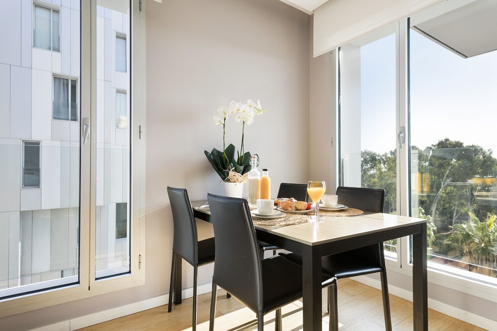 Business Apartment, 1 Bedroom, Sea View - In-Room Dining