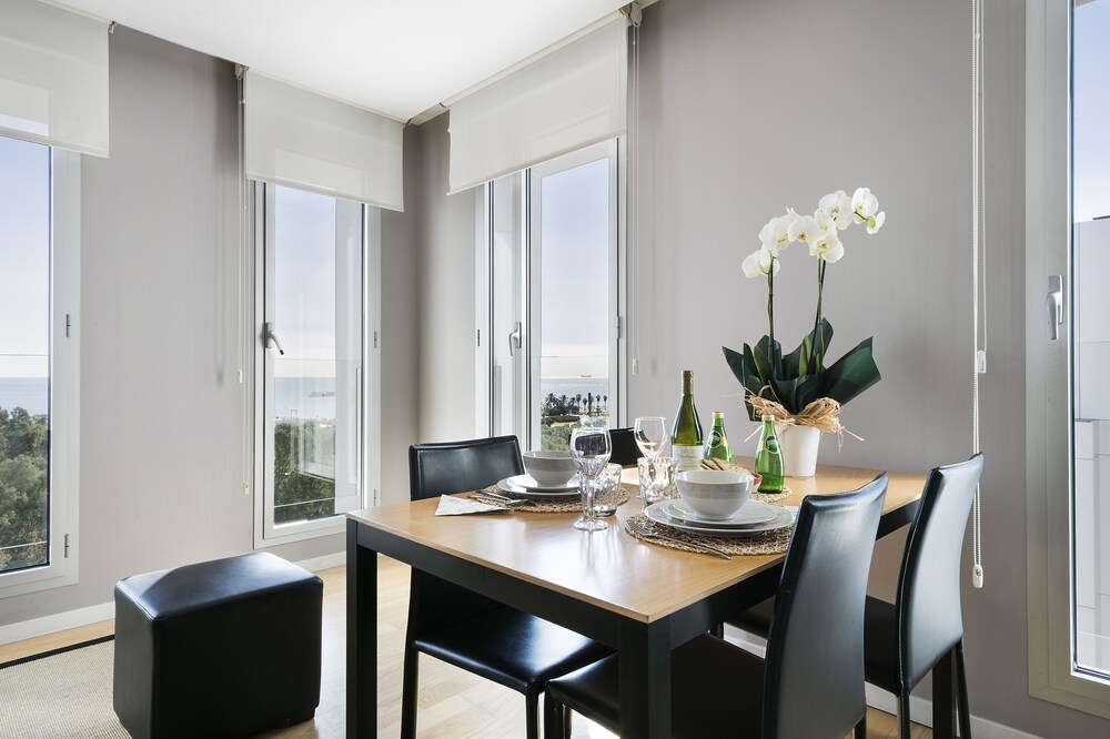 Superior Apartment, 1 Bedroom, Sea View - In-Room Dining
