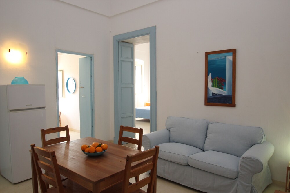 Economy Apartment, 2 Bedrooms, Kitchen - In-Room Dining