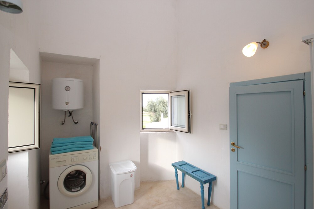 Apartment, 1 Bedroom, Kitchenette, Corner - Laundry Room
