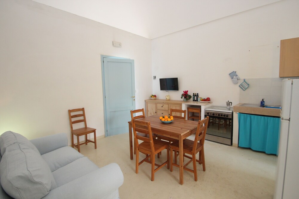 Economy Apartment, 2 Bedrooms, Kitchen - Living Area
