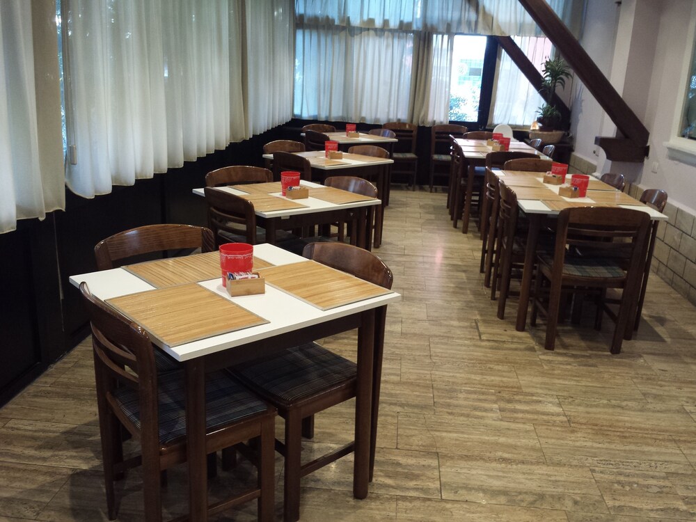 Salle de petit-déjeuner