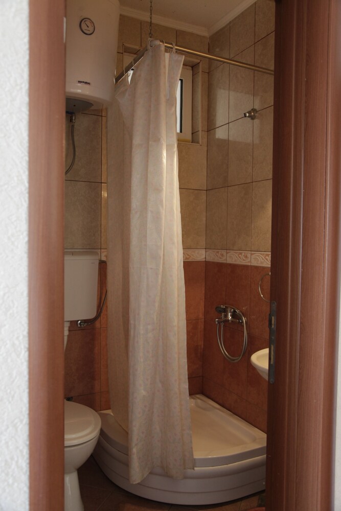 Apartment, 2 Bedrooms, Balcony, Sea View (5 Adults) - Bathroom
